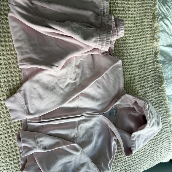 Aritzia TNA Light Pink Women's Sweat Set - Picture 5 of 6